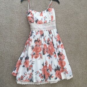 Junior girls summer dress Size 7 Adjustable straps